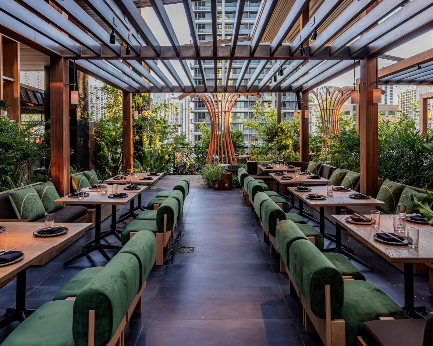 00 featured yamashiro dining
