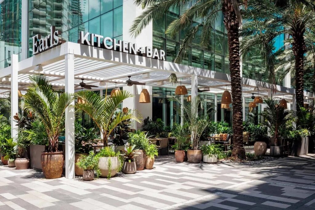 earls kitchen bar miami worldcenter