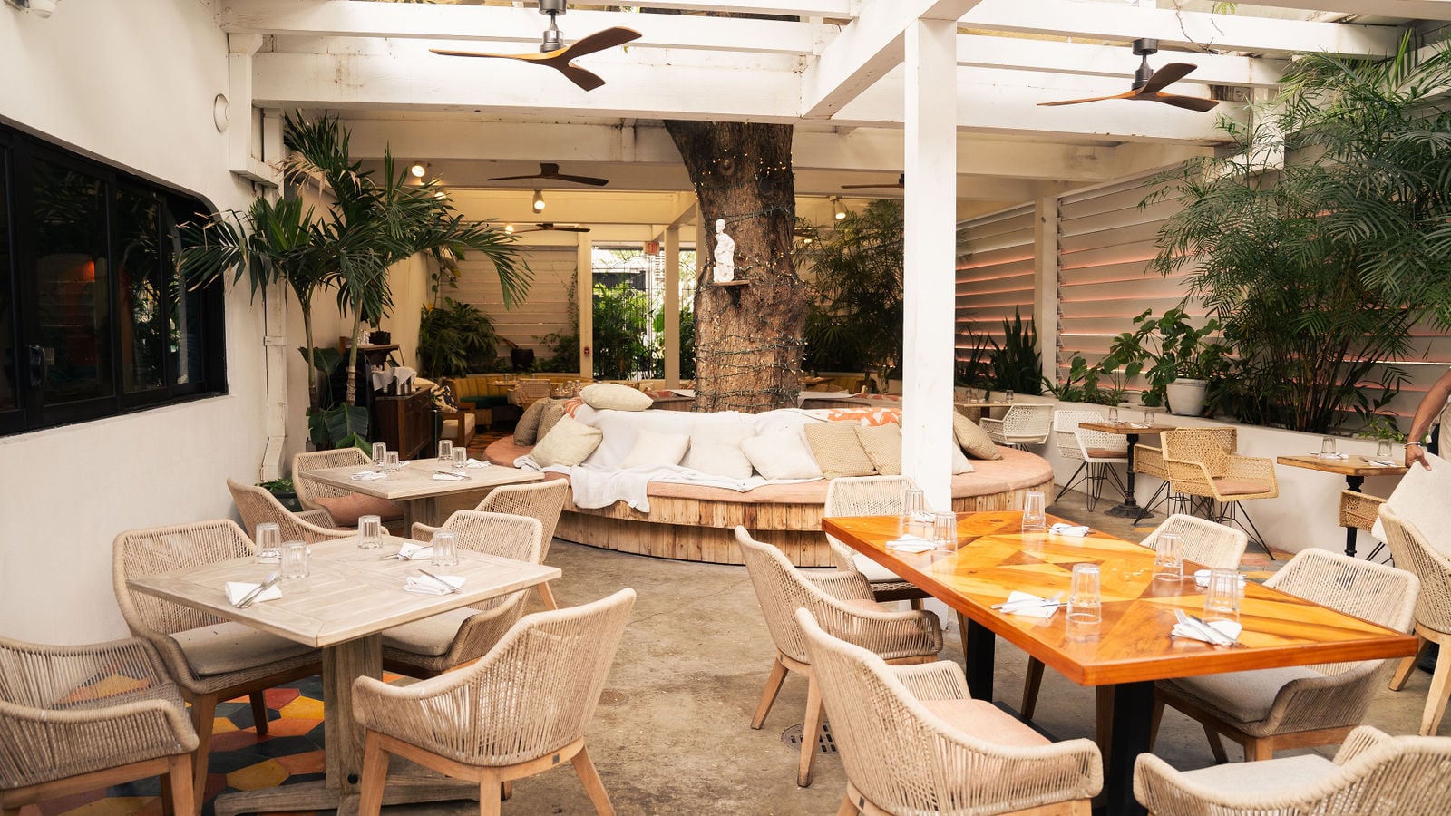 Red Rooster Overtown patio dining area